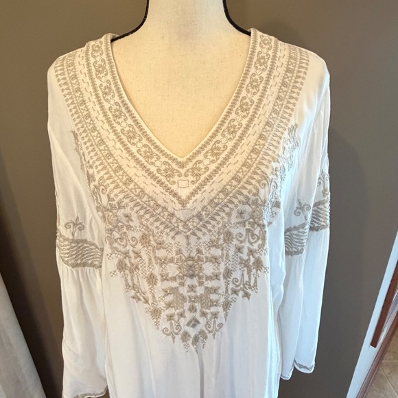 Chelsea & Theodore Boho Chic Blouse Bell Sleeve, Tan & Cream, Size Large - Picture 2 of 16